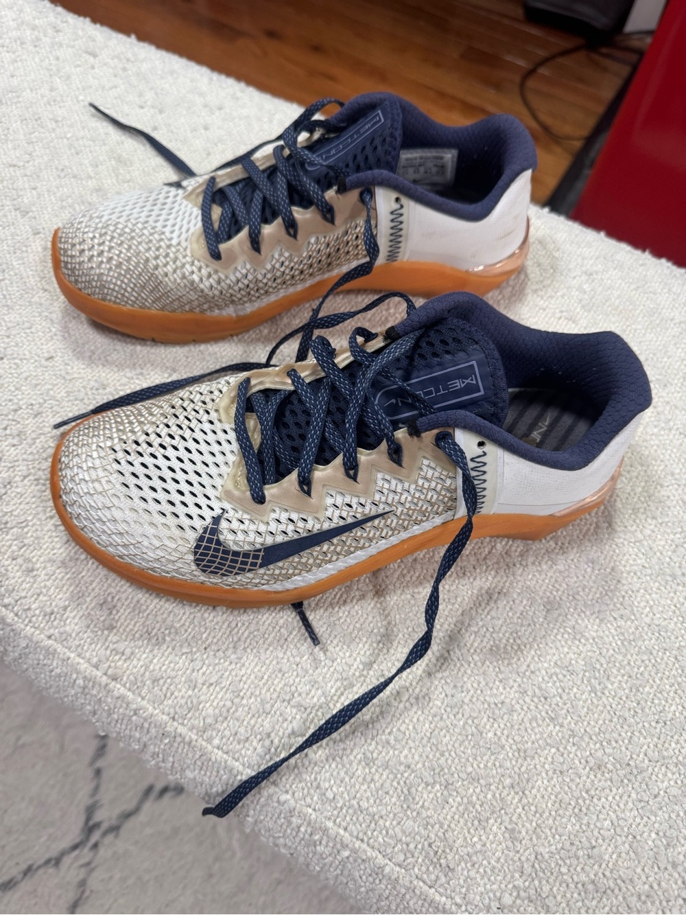 Nike Metcon 6 Training Shoes White/Navy Gum Sole | Women’s Size 8.5 - Picture 11 of 12